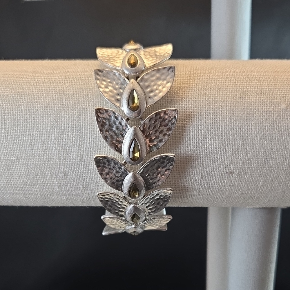 Vintage Silver Tone Laurel Leaf Link Green Citrine Crystal Clasp Bracelet
